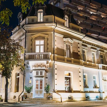 Хотел Театъръ Hotel Pleven Buitenkant foto