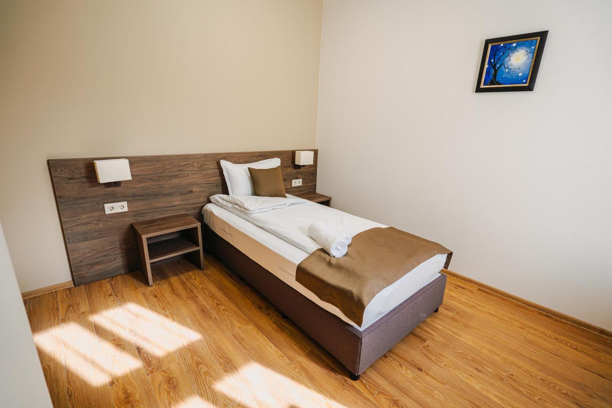 Хотел Театъръ Hotel Pleven Buitenkant foto