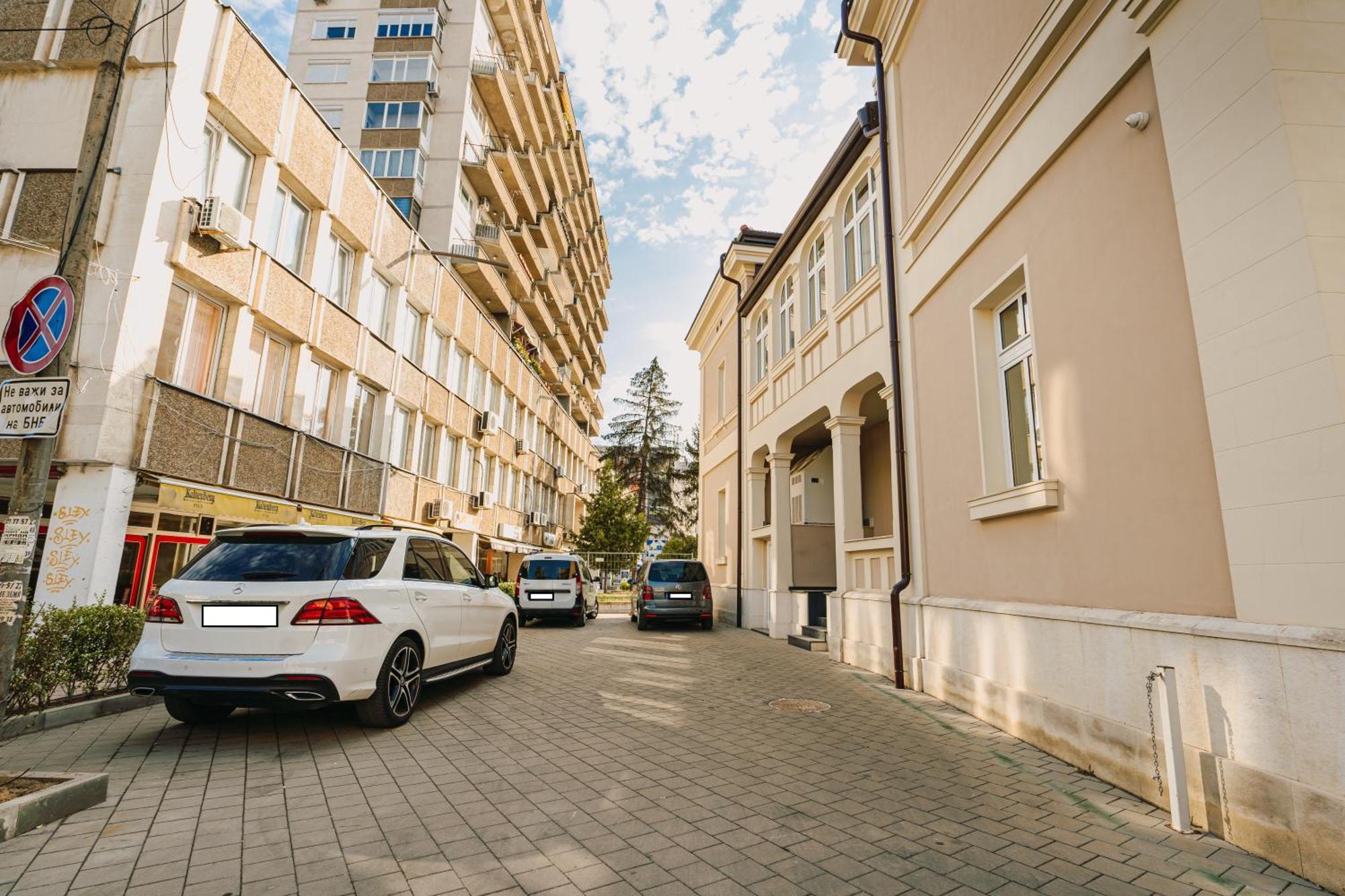 Хотел Театъръ Hotel Pleven Buitenkant foto