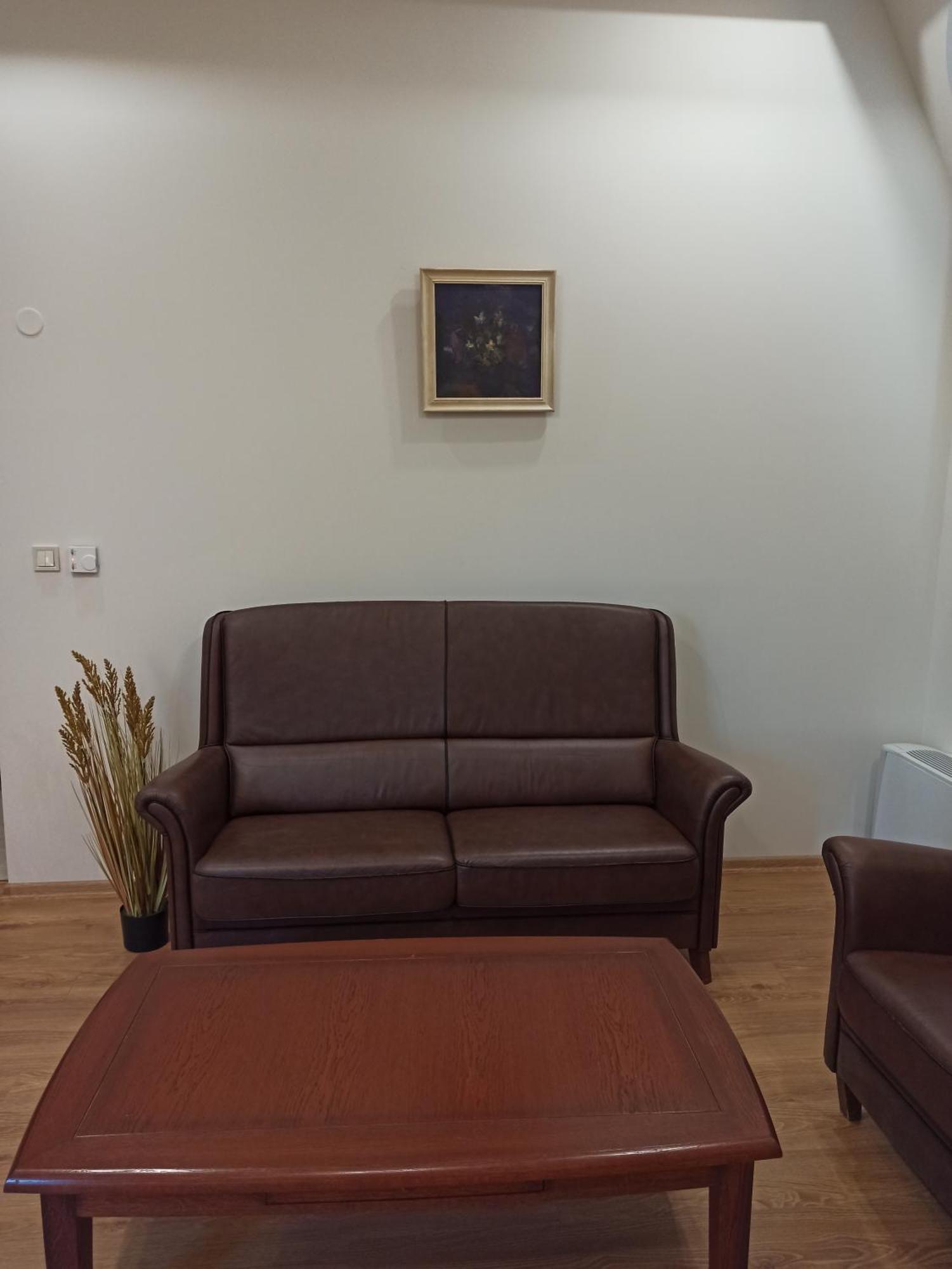 Хотел Театъръ Hotel Pleven Buitenkant foto