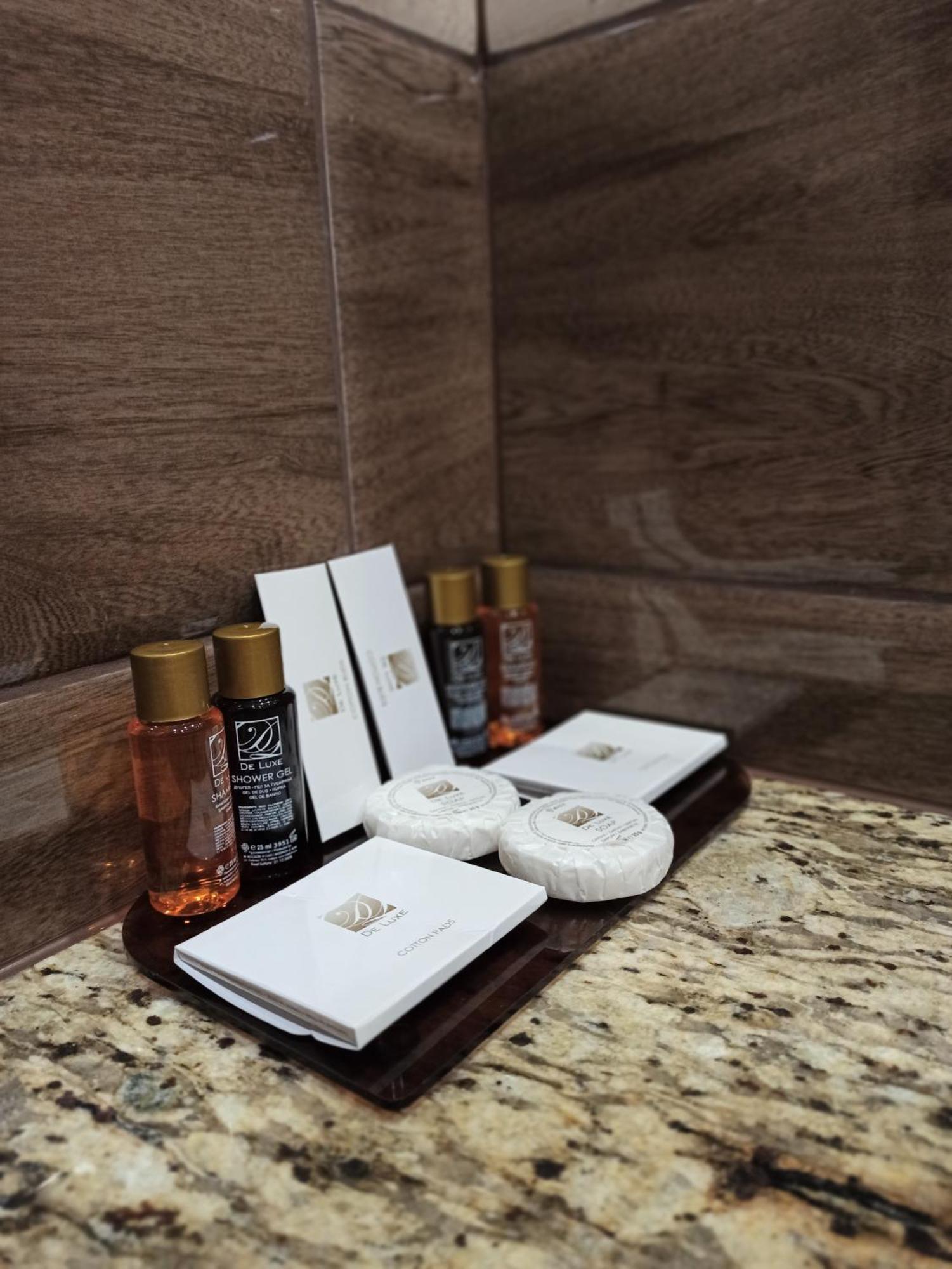 Хотел Театъръ Hotel Pleven Buitenkant foto