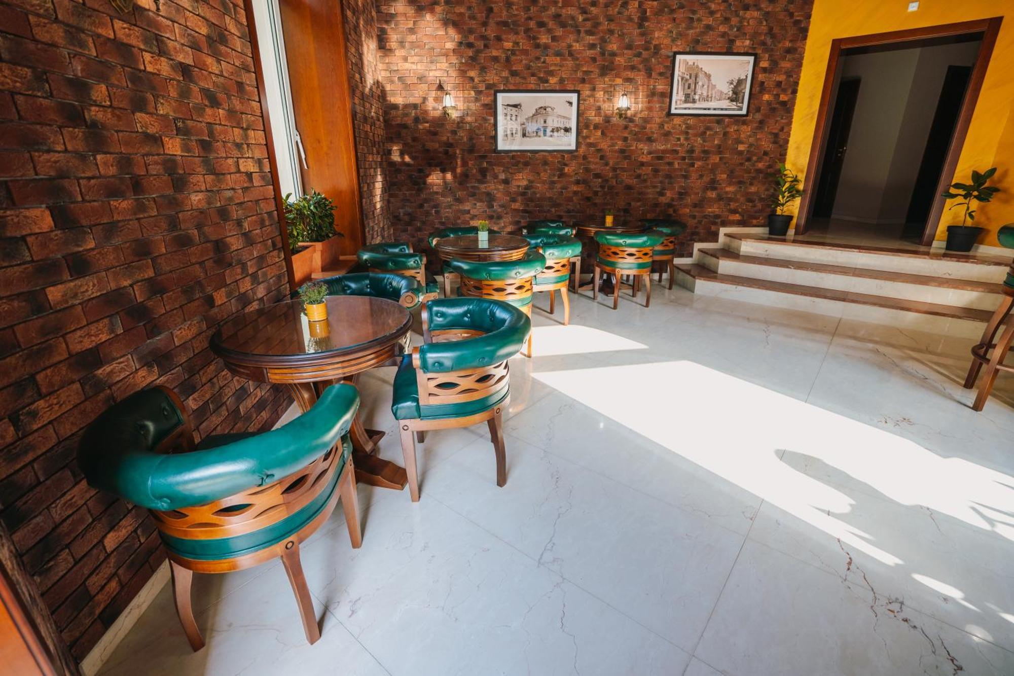 Хотел Театъръ Hotel Pleven Buitenkant foto