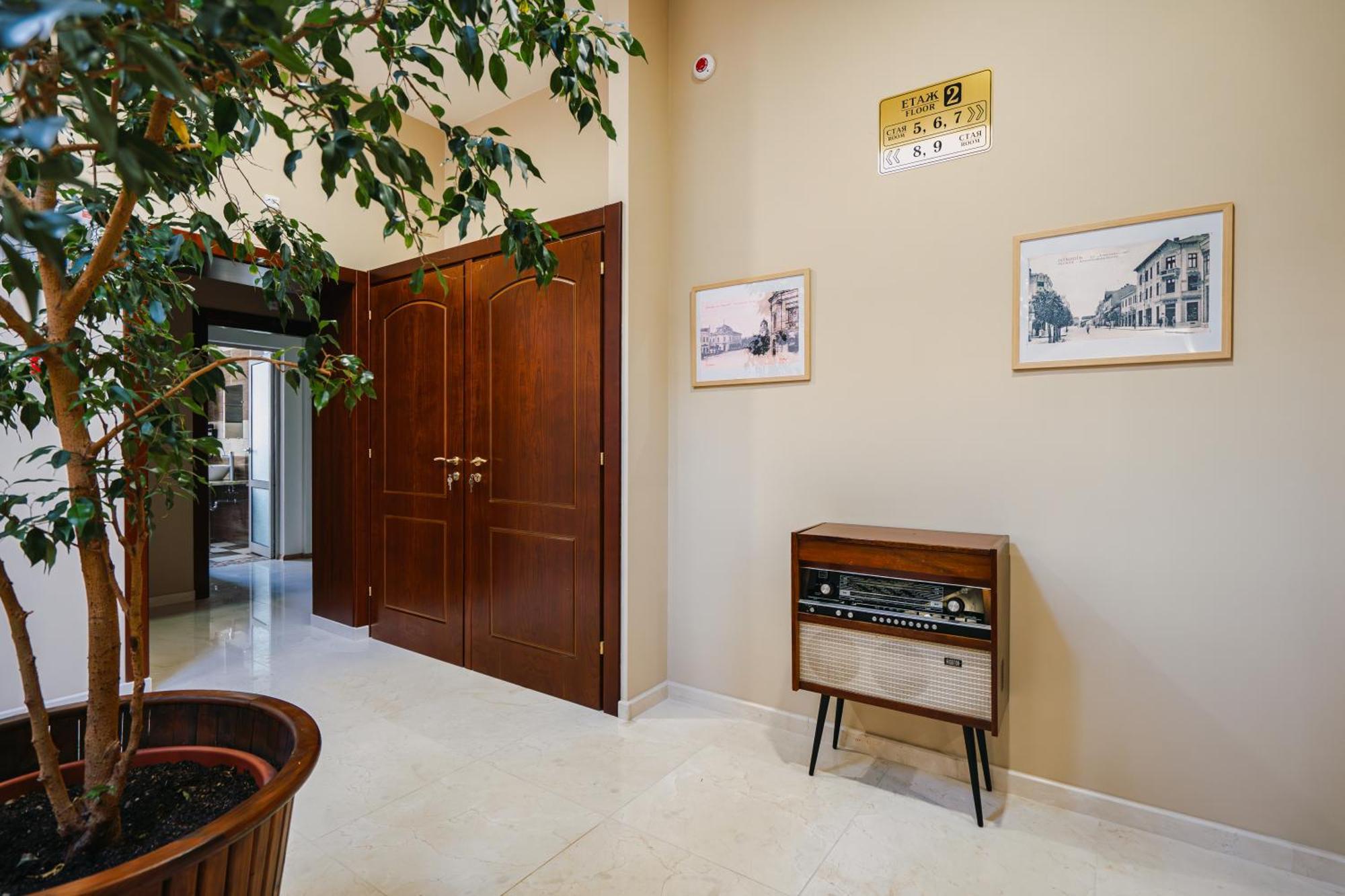 Хотел Театъръ Hotel Pleven Buitenkant foto