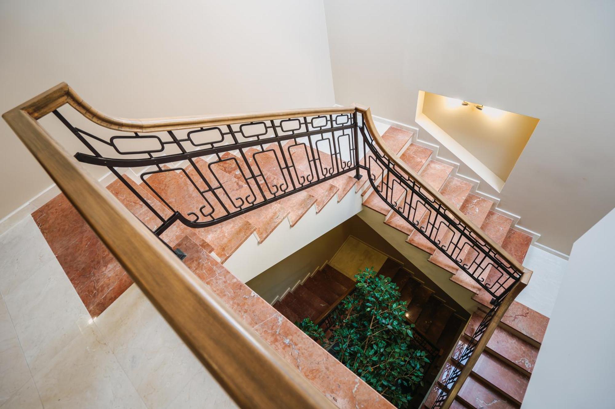 Хотел Театъръ Hotel Pleven Buitenkant foto