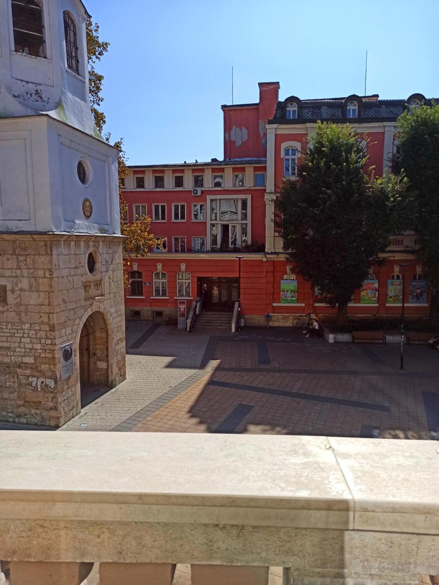 Хотел Театъръ Hotel Pleven Buitenkant foto